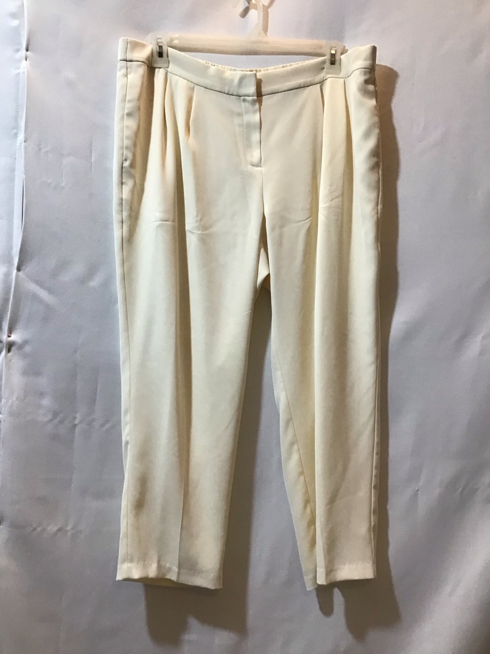 533 Alfani Cream Pleated Tapered Dress Pants